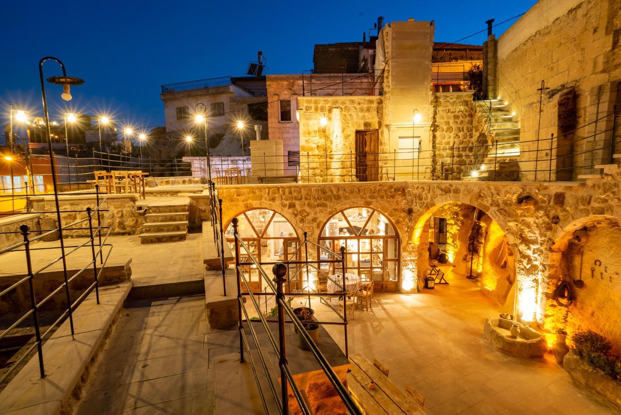 Atilla'S Cave Hotel Nevsehir Exterior photo